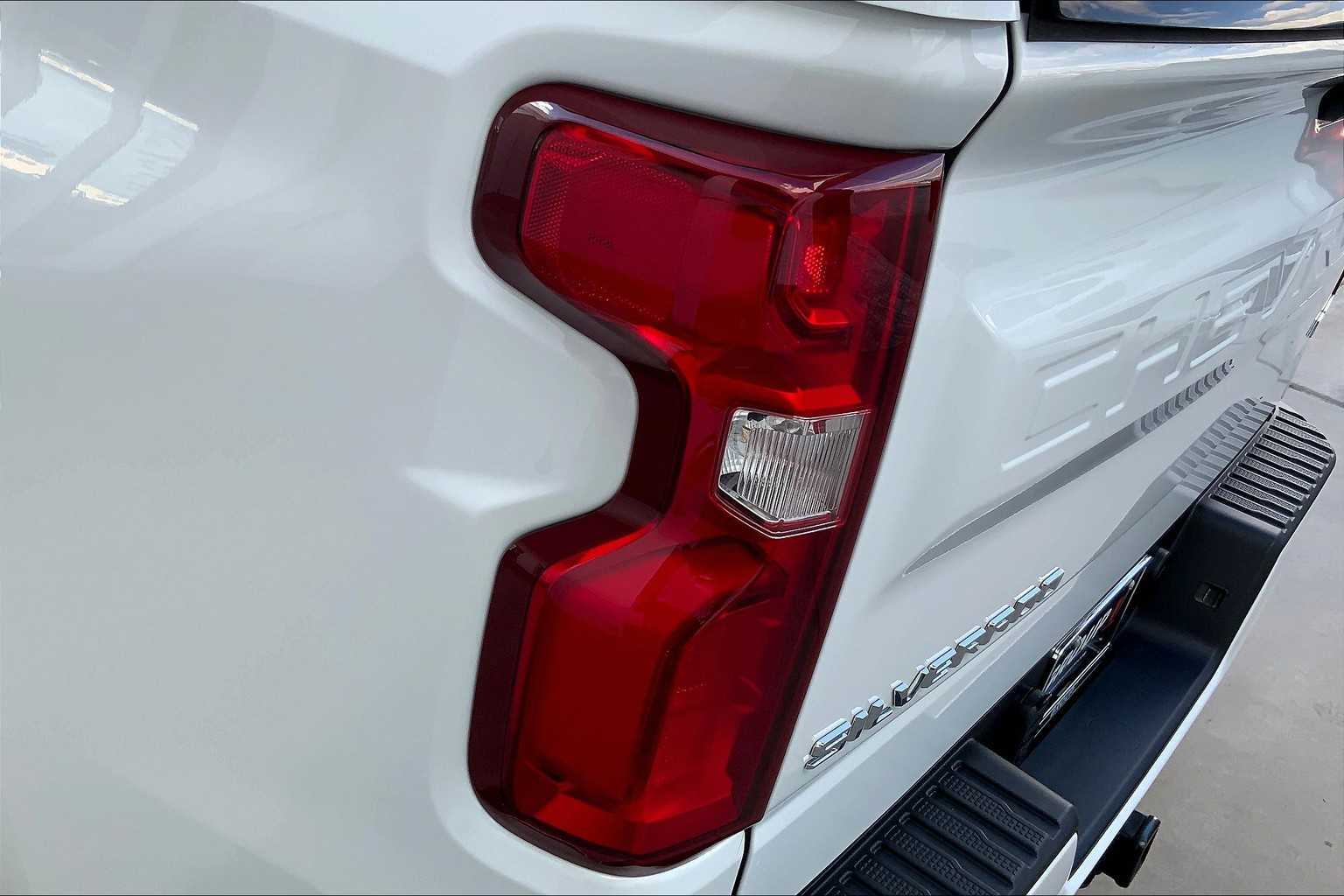 2023 Chevrolet Silverado 1500 RST photo 28