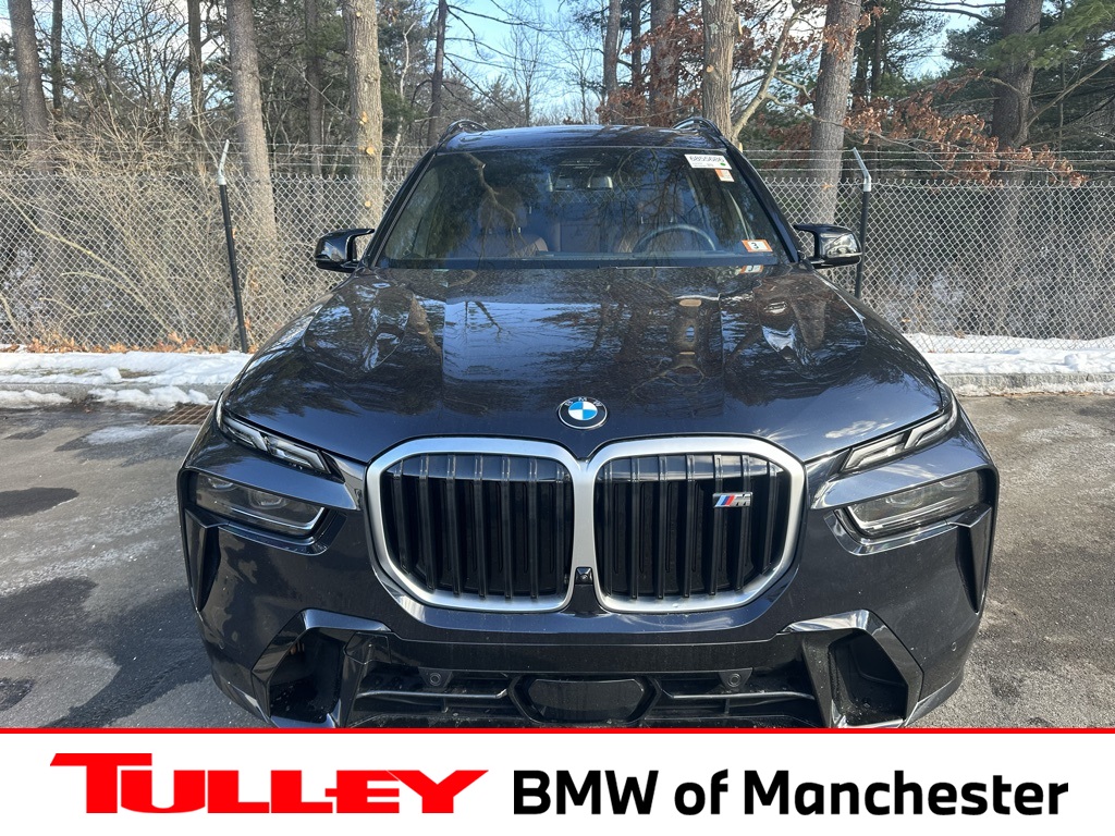 2025 BMW X7 M60i's photo