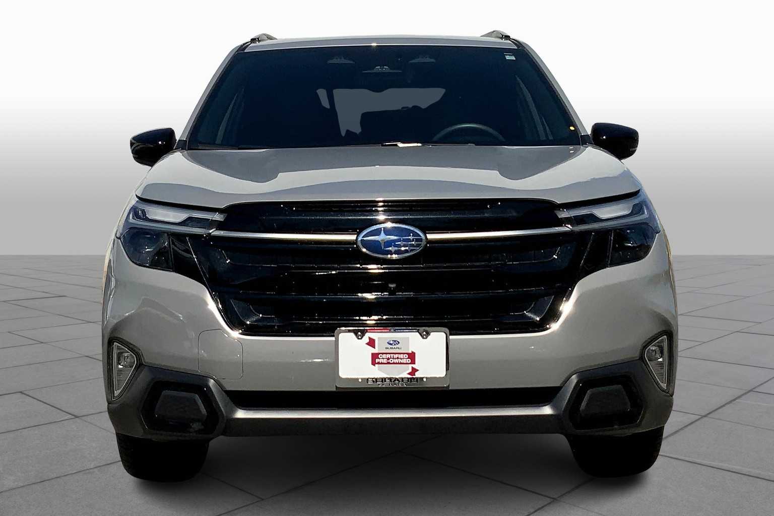 2025 Subaru Forester Touring photo 3