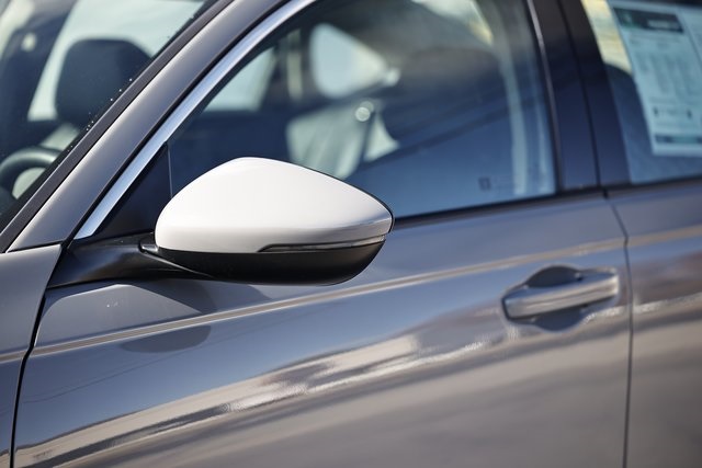 2025 Honda Accord Hybrid Touring photo 2