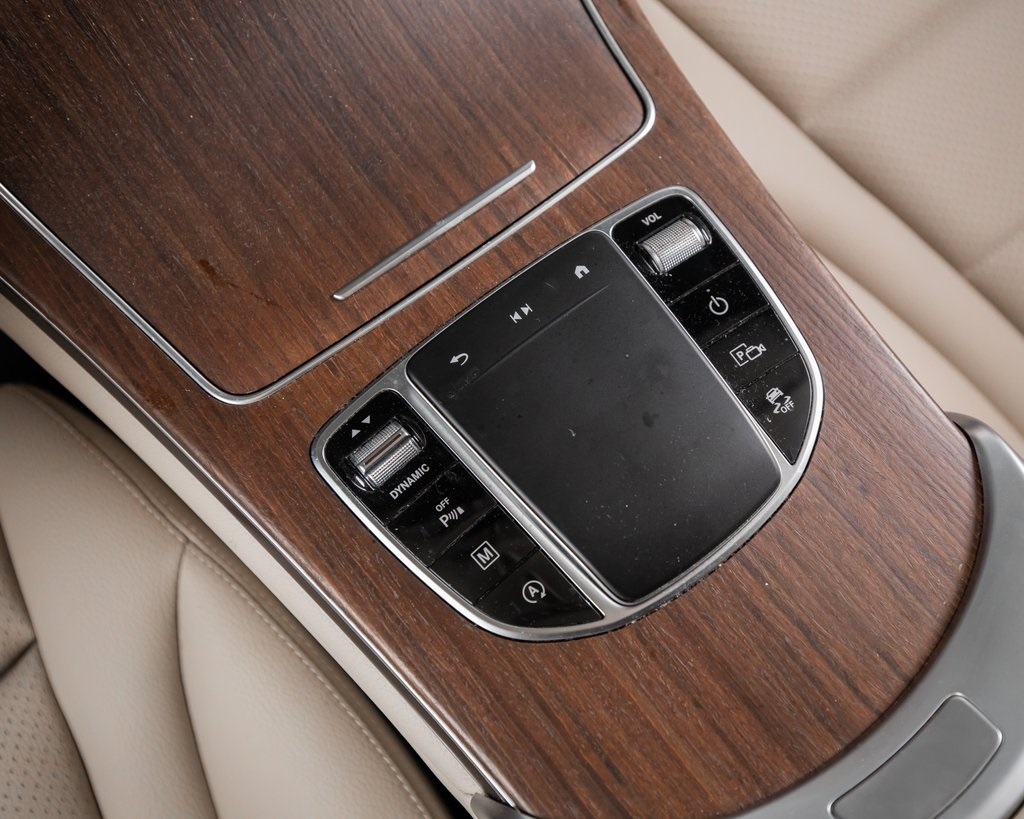 2022 Mercedes Benz GLC 300 4MATIC photo 3