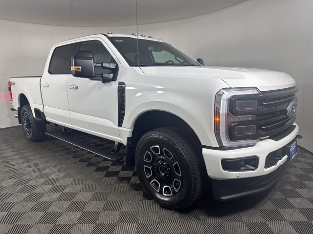 2026 Ford F-350 Super Duty Platinum's photo