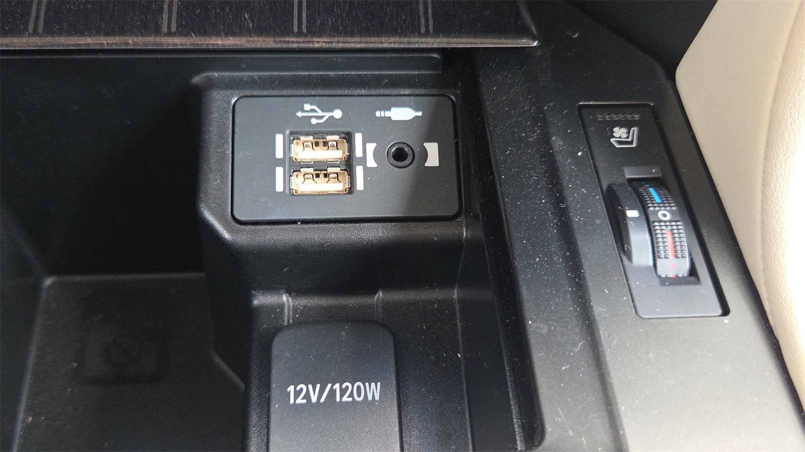 2023 Lexus GX 460 photo 36