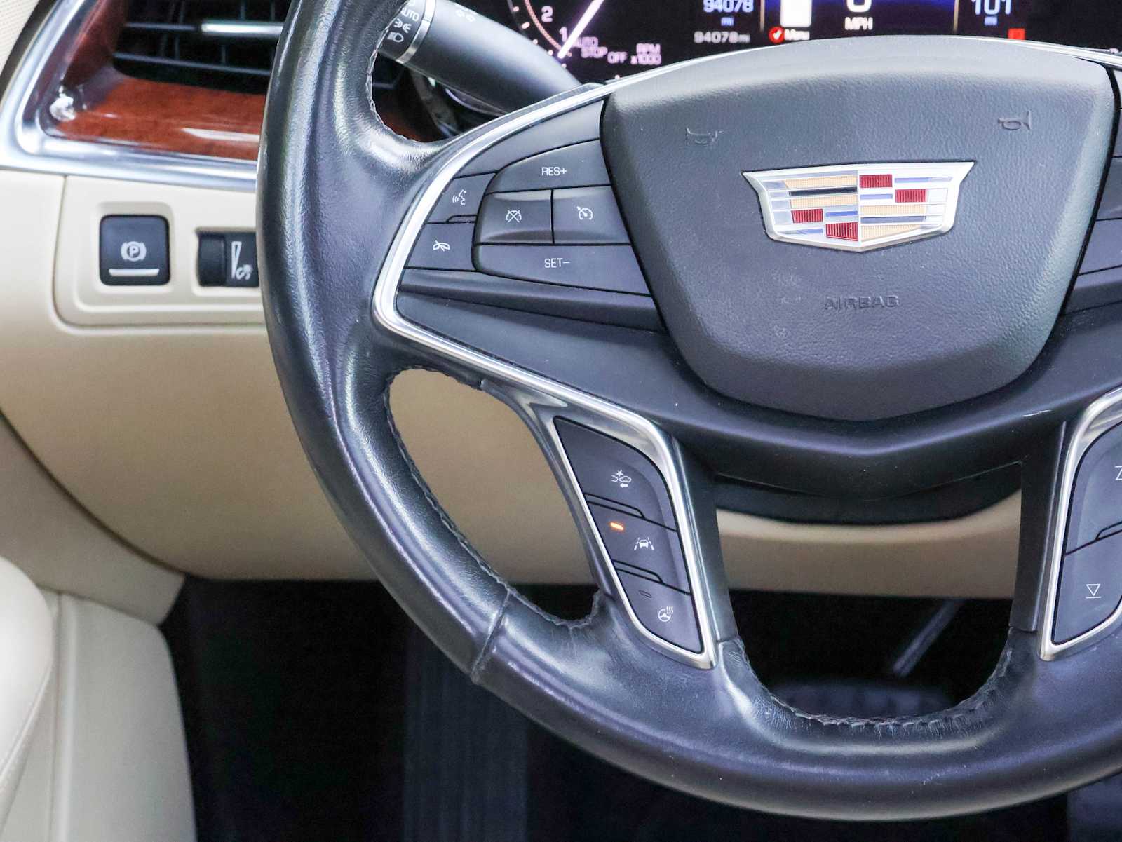 2018 Cadillac XT5 Luxury photo 16
