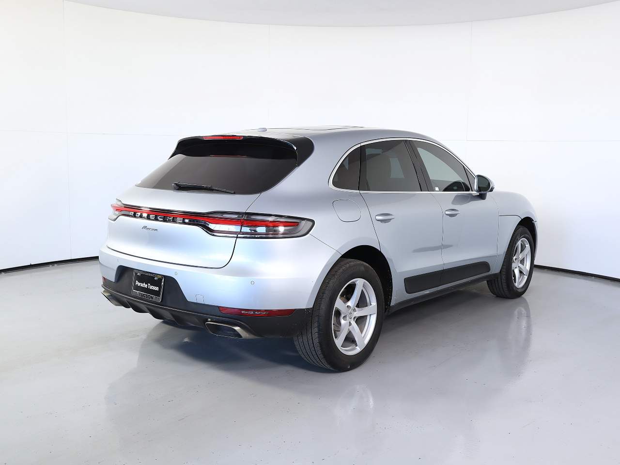 2021 Porsche Macan Base photo 7