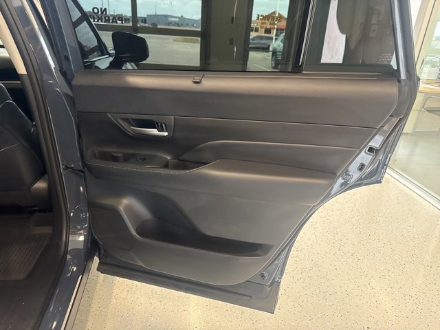 2024 Toyota Grand Highlander Platinum photo 32