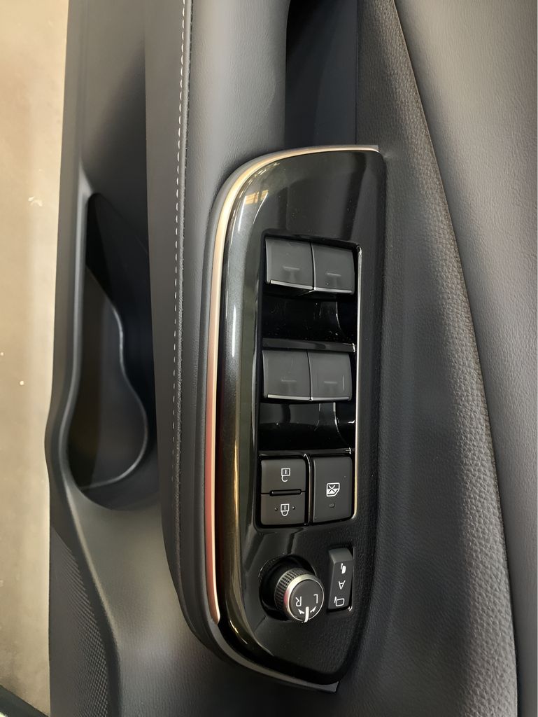 2025 Toyota Crown Platinum photo 2