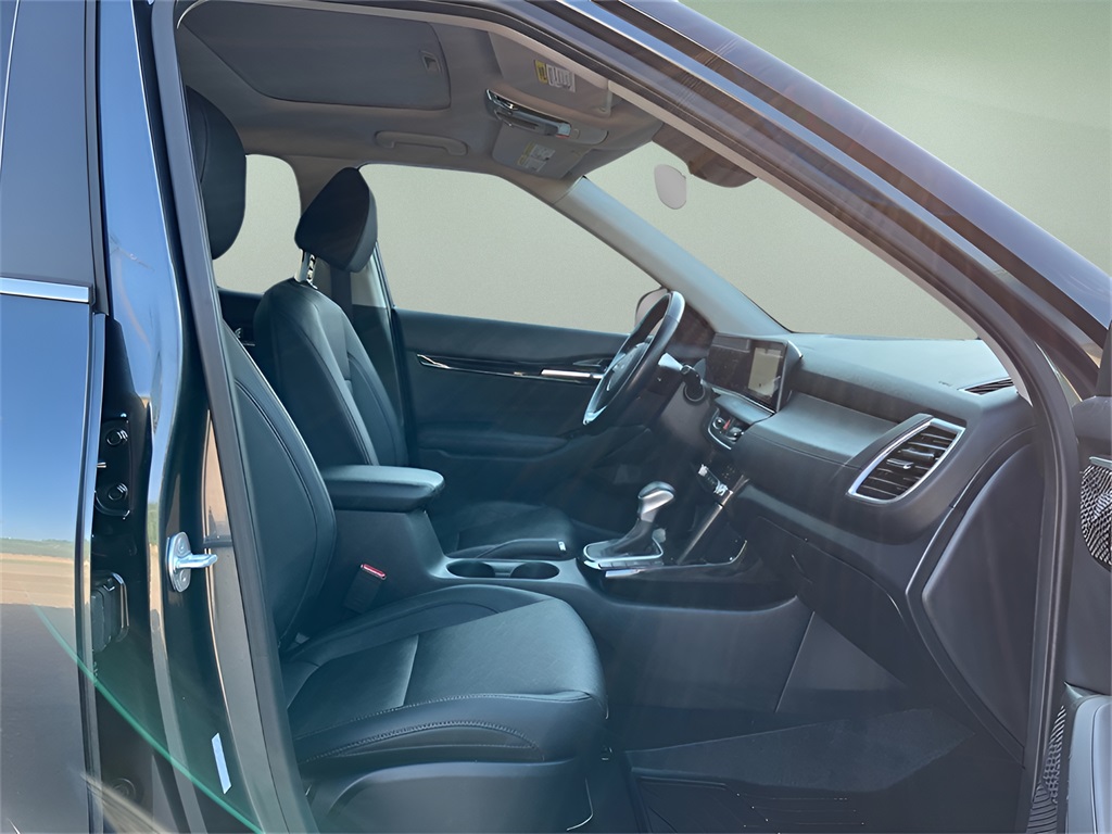 2024 Kia Seltos EX photo 23