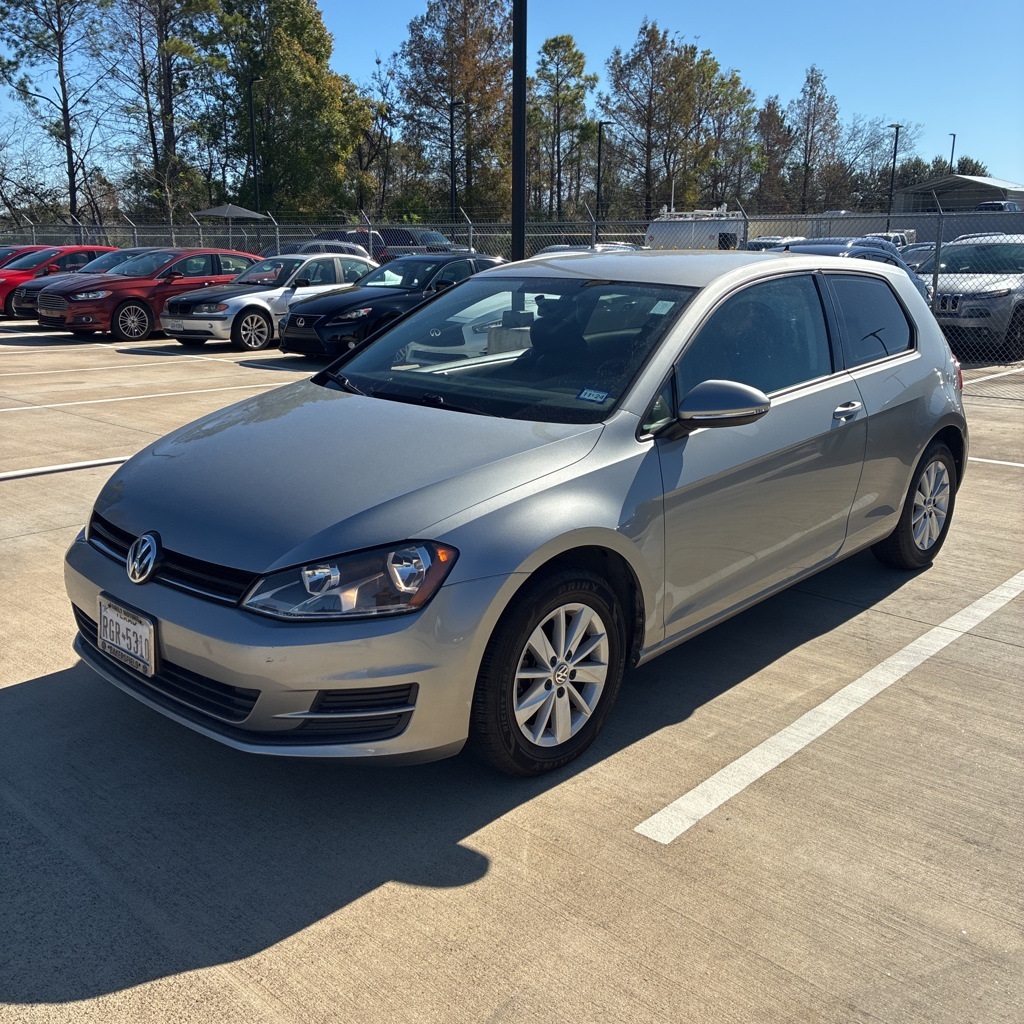 2015 Volkswagen Golf TSI S's photo