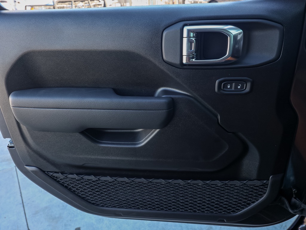 New 2026 Granite Crystal Metallic Clear-Coat Exterior Paint Jeep Sport image 19