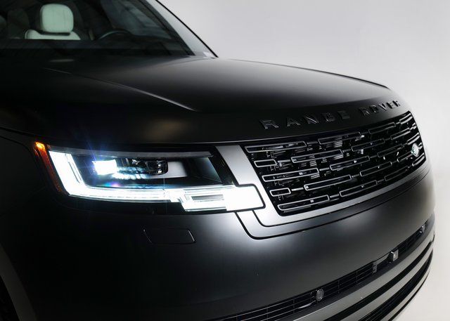 2024 Land Rover Range Rover SE photo 23