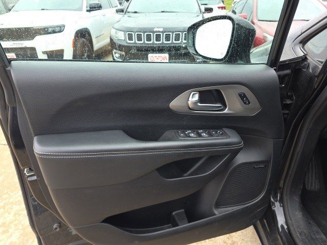 2021 Chrysler Pacifica Limited photo 19