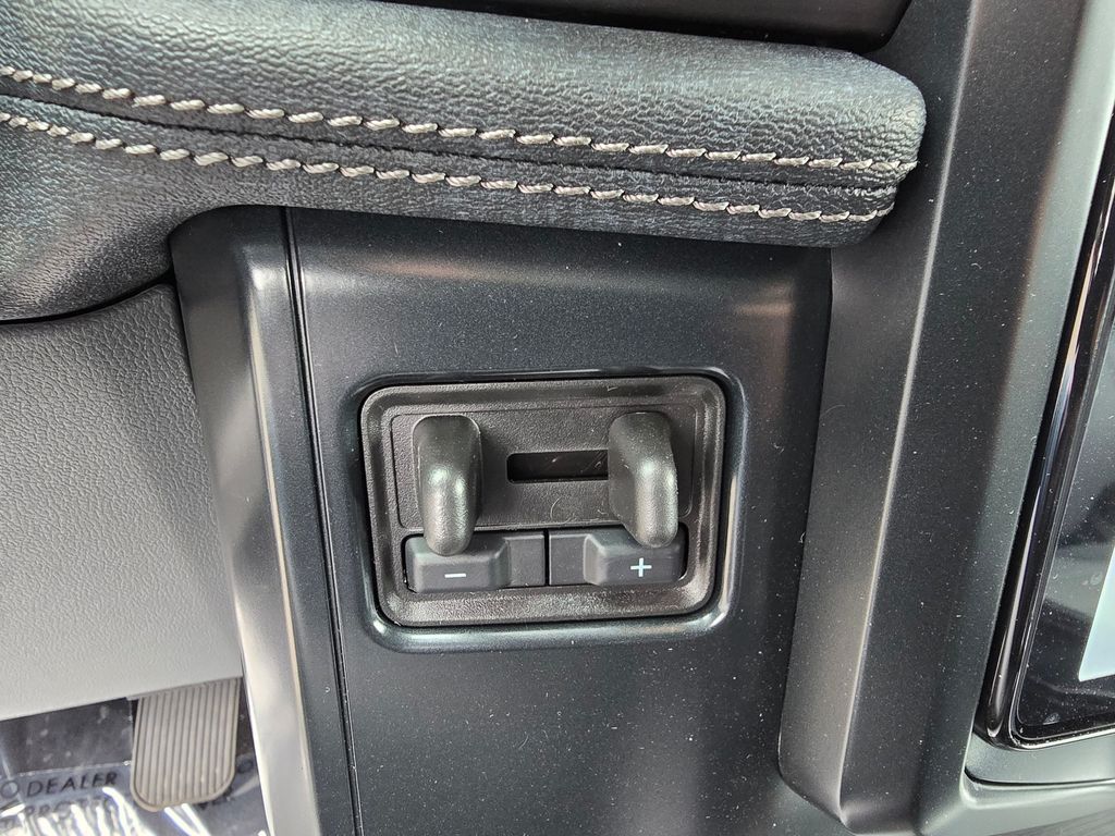 2025 Ford F-150 Lightning photo 19