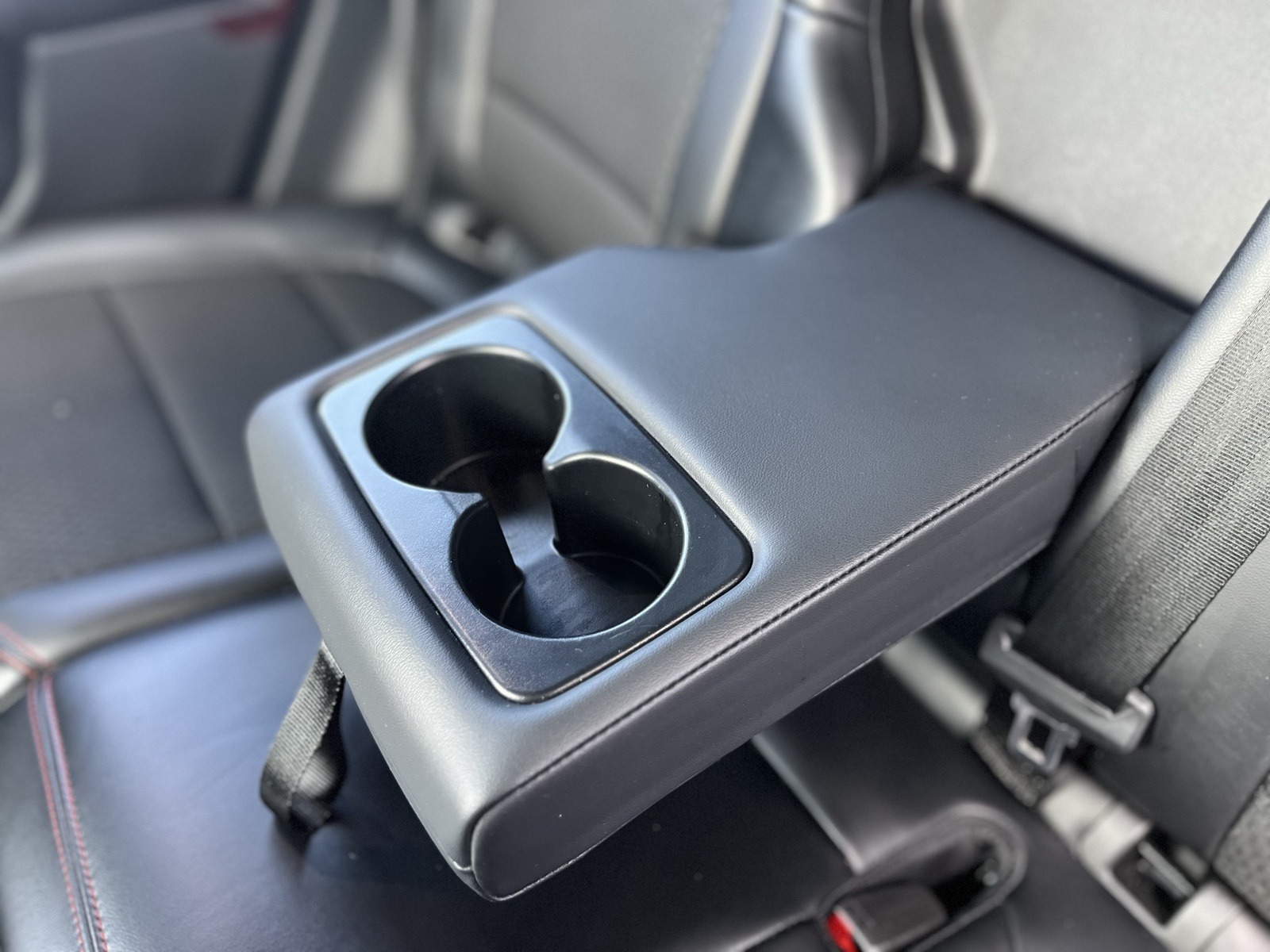 2024 Ford Escape ST-Line photo 32