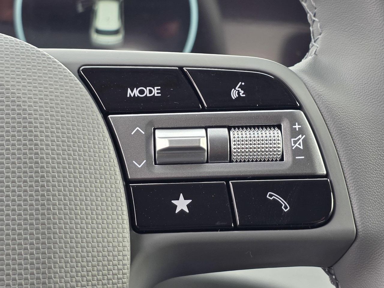 2025 Hyundai Ioniq 5 SE photo 32