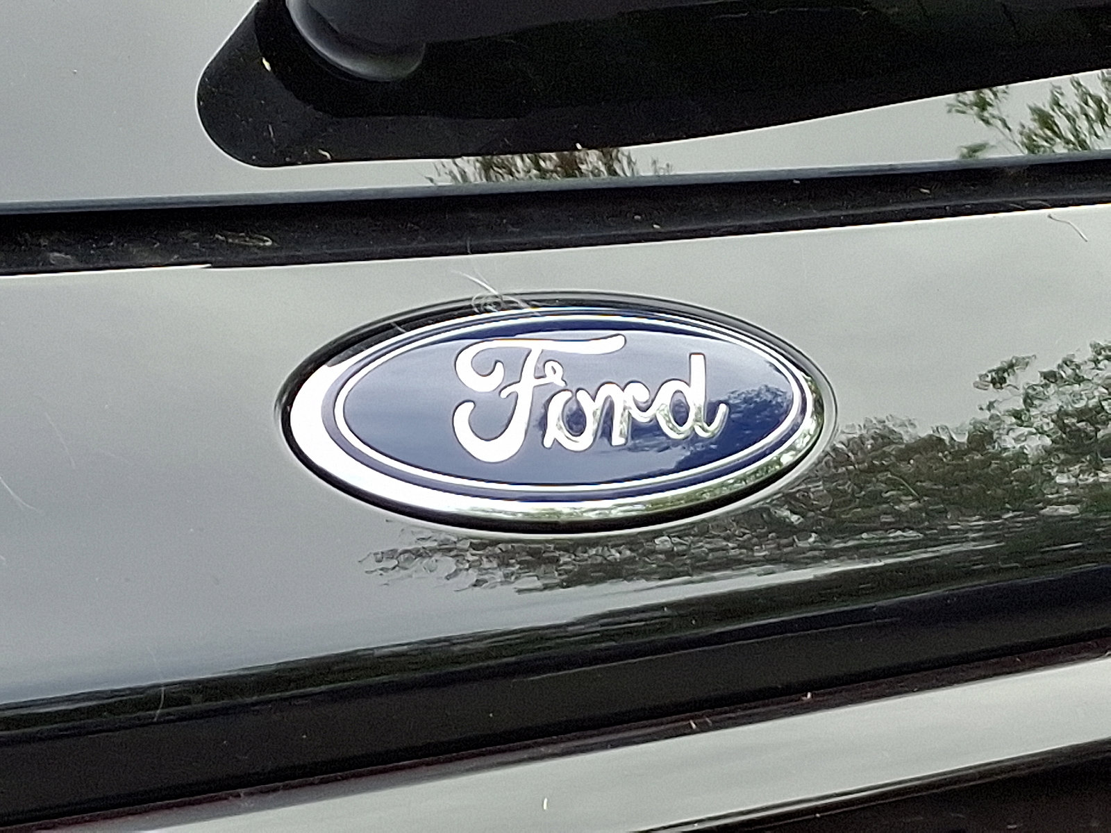 2025 Ford Explorer ST-Line photo 8