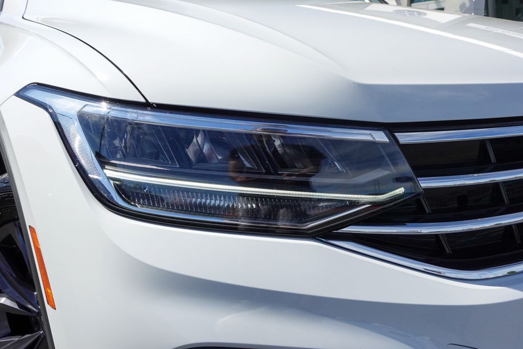 2024 Volkswagen Tiguan SE Wolfsburg Edition photo 3