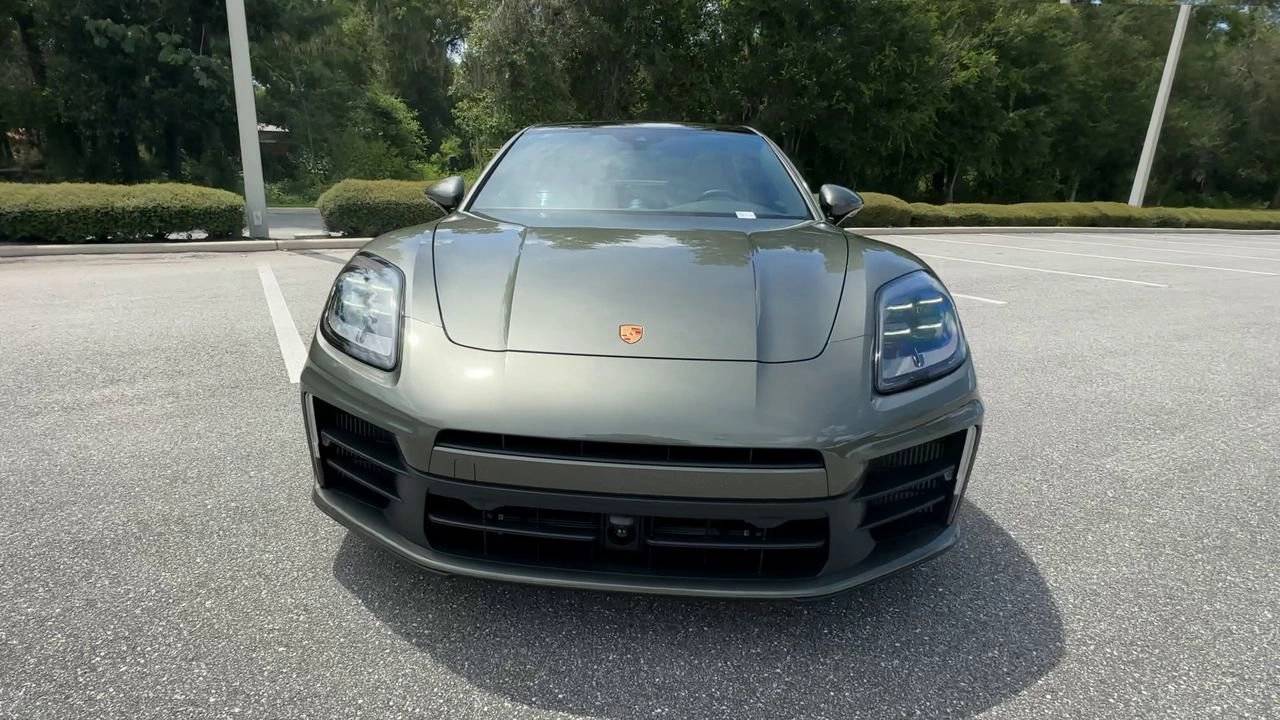 2025 Porsche Panamera E-Hybrid 4 photo 3