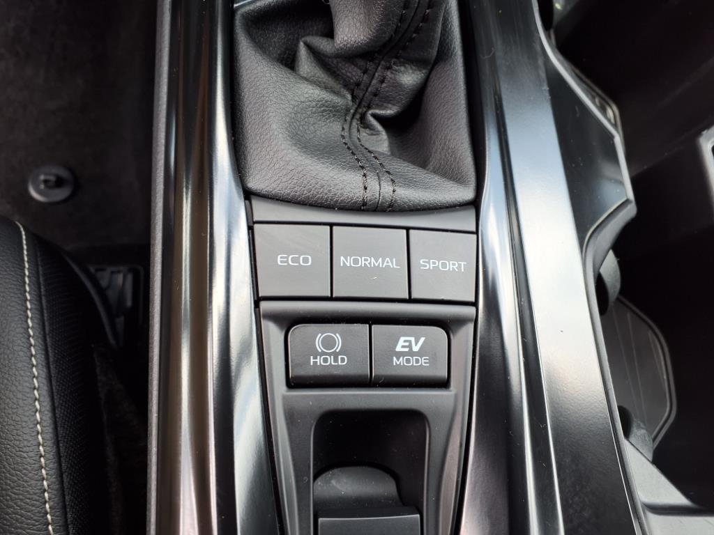 2025 Toyota Camry SE photo 20