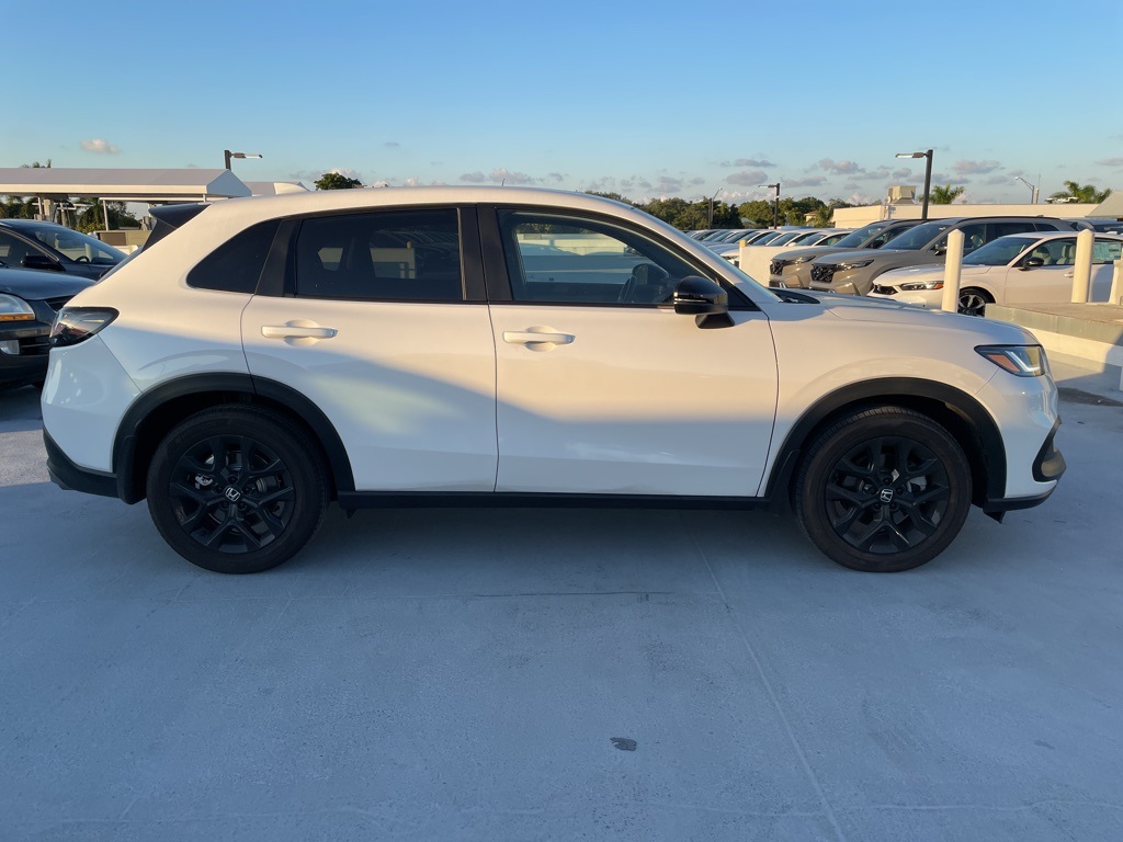 2025 Honda HR-V Sport photo 2