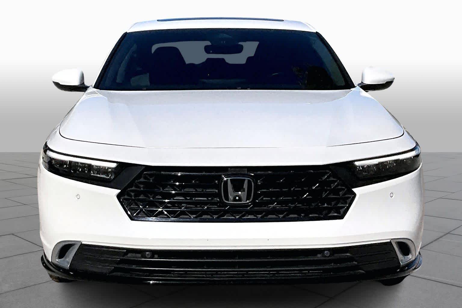 2023 Honda Accord Hybrid Touring photo 2