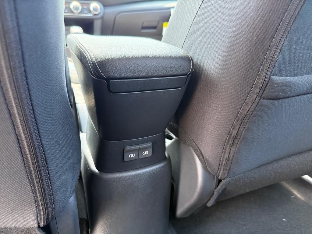 2025 Nissan Kicks Play S photo 18