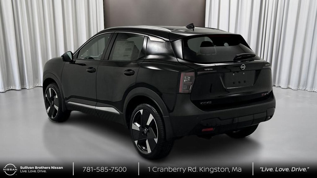 2025 Nissan Kicks SR photo 4