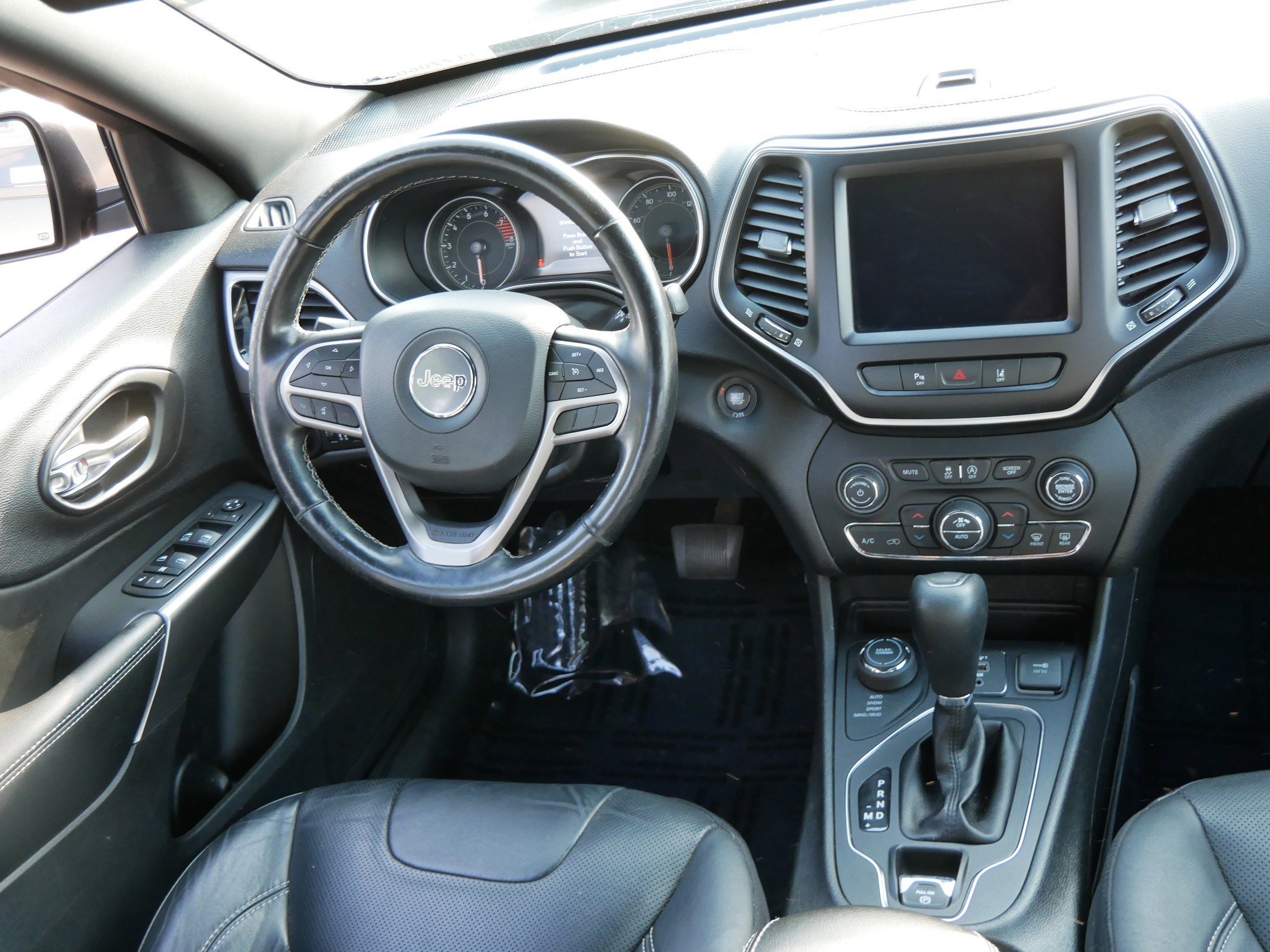 2021 Jeep Cherokee Altitude Latitude Lux photo 9