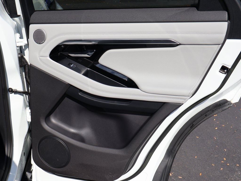 2023 Land Rover Range Rover Evoque R-Dynamic SE photo 13