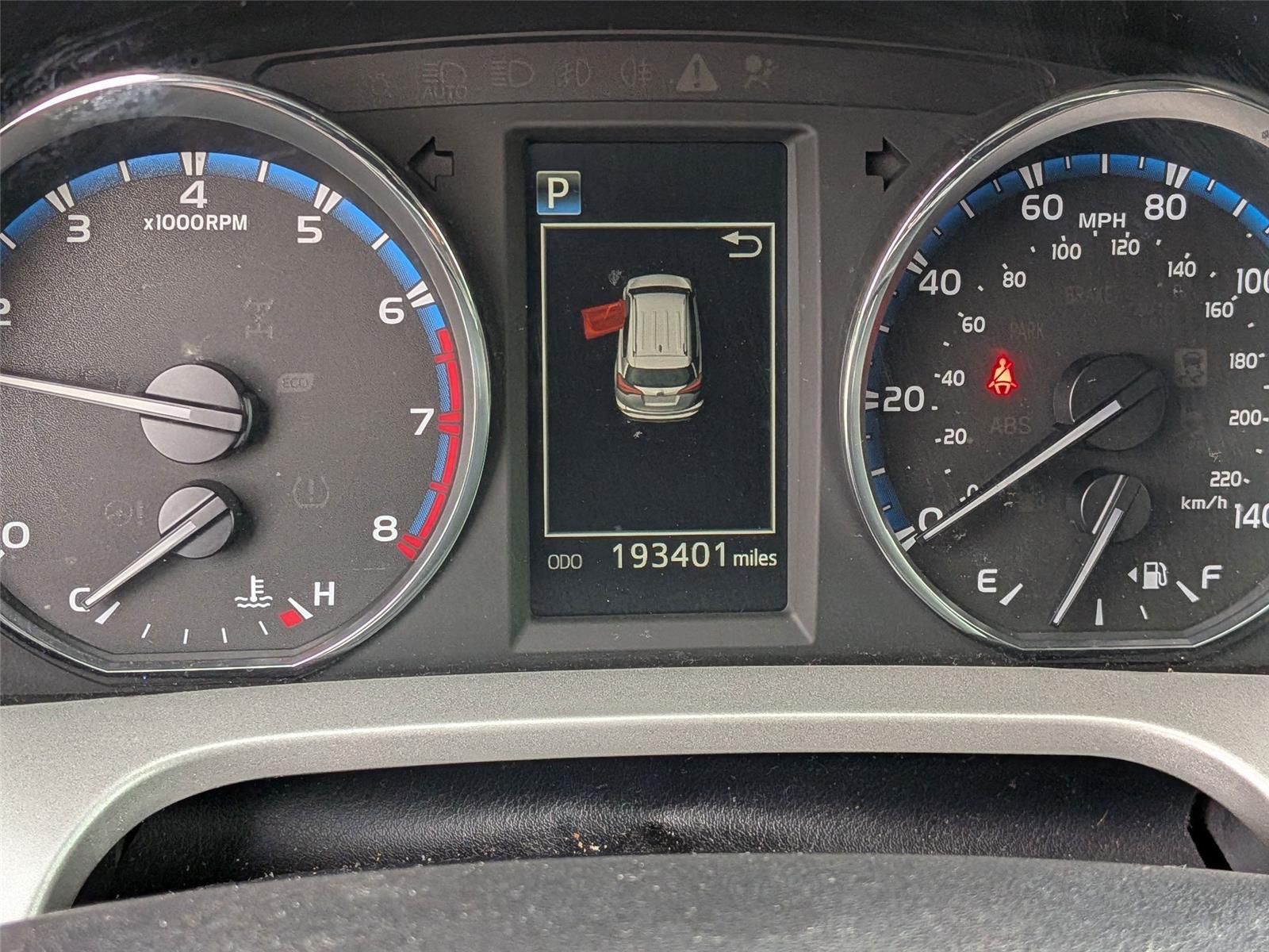 2016 Toyota RAV4 XLE photo 11