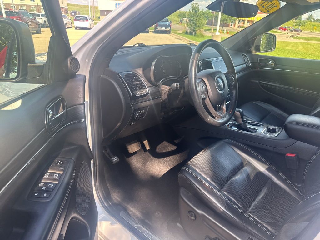 2021 Jeep Grand Cherokee Anniversary Edition photo 6