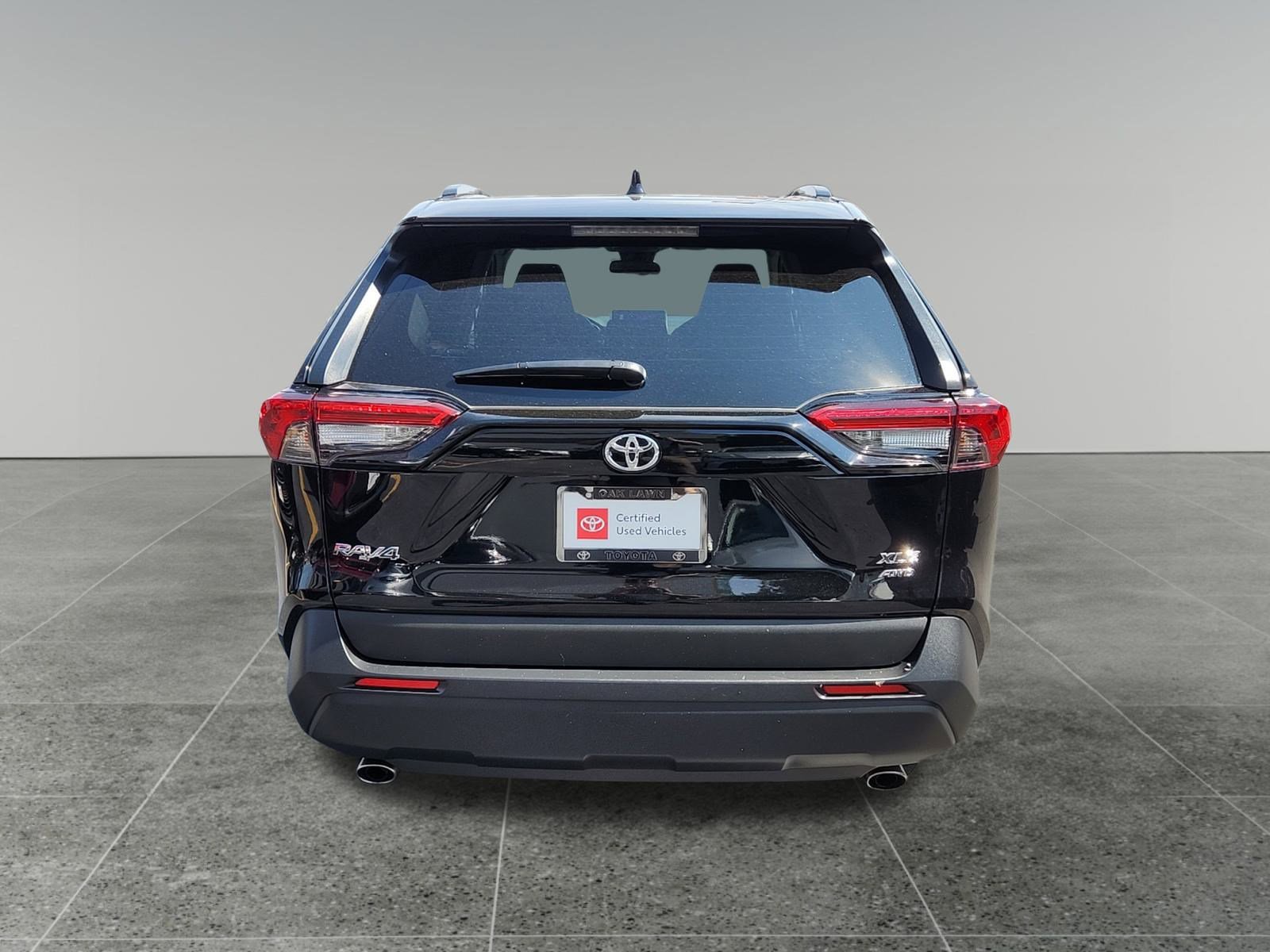 2025 Toyota RAV4 XLE photo 4