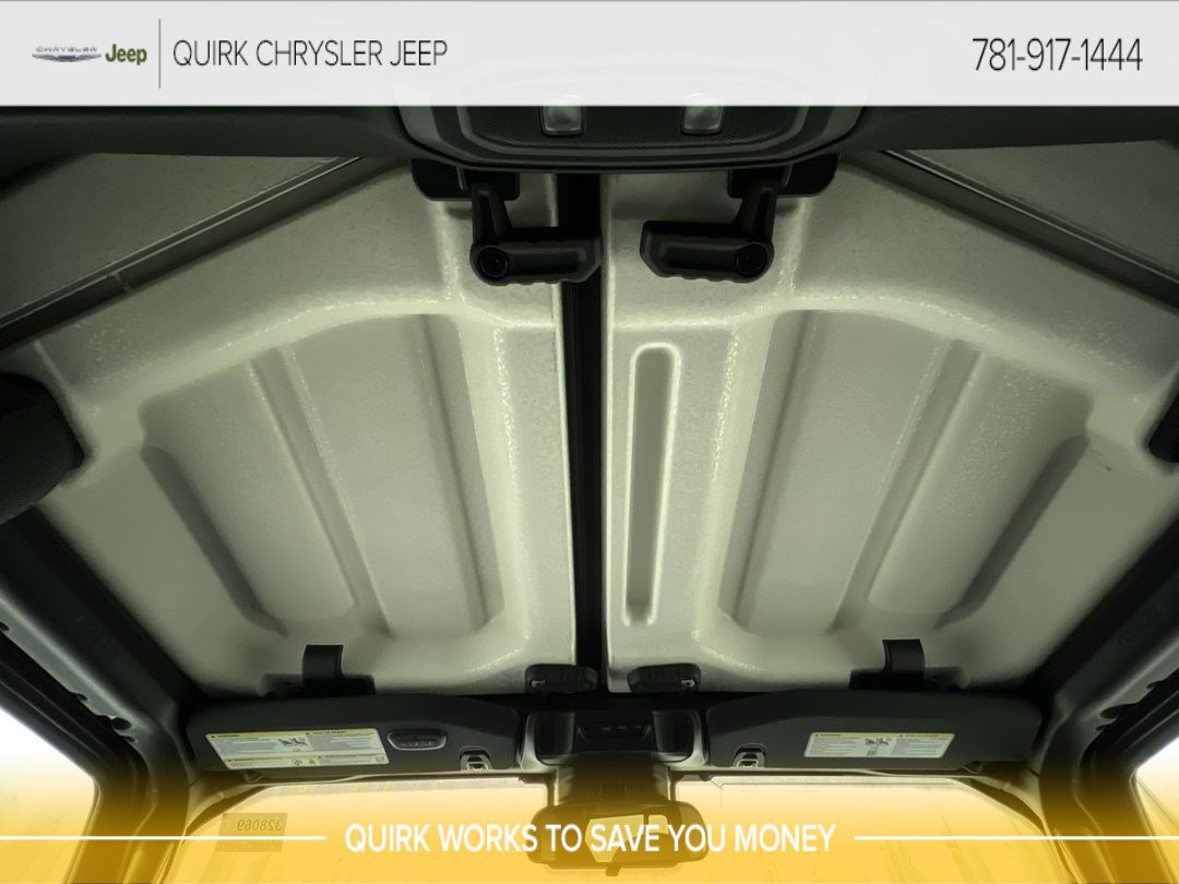 New 2025 Granite Crystal Metallic Clearcoat Jeep Rubicon image 12