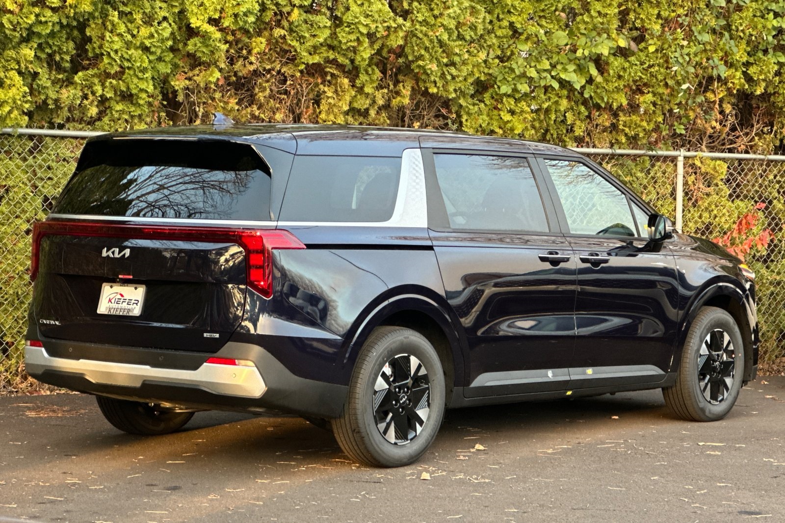 2026 Kia Carnival LXS photo 2