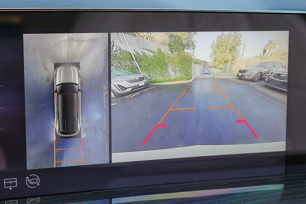 2025 Cadillac Escalade IQ Luxury photo 24