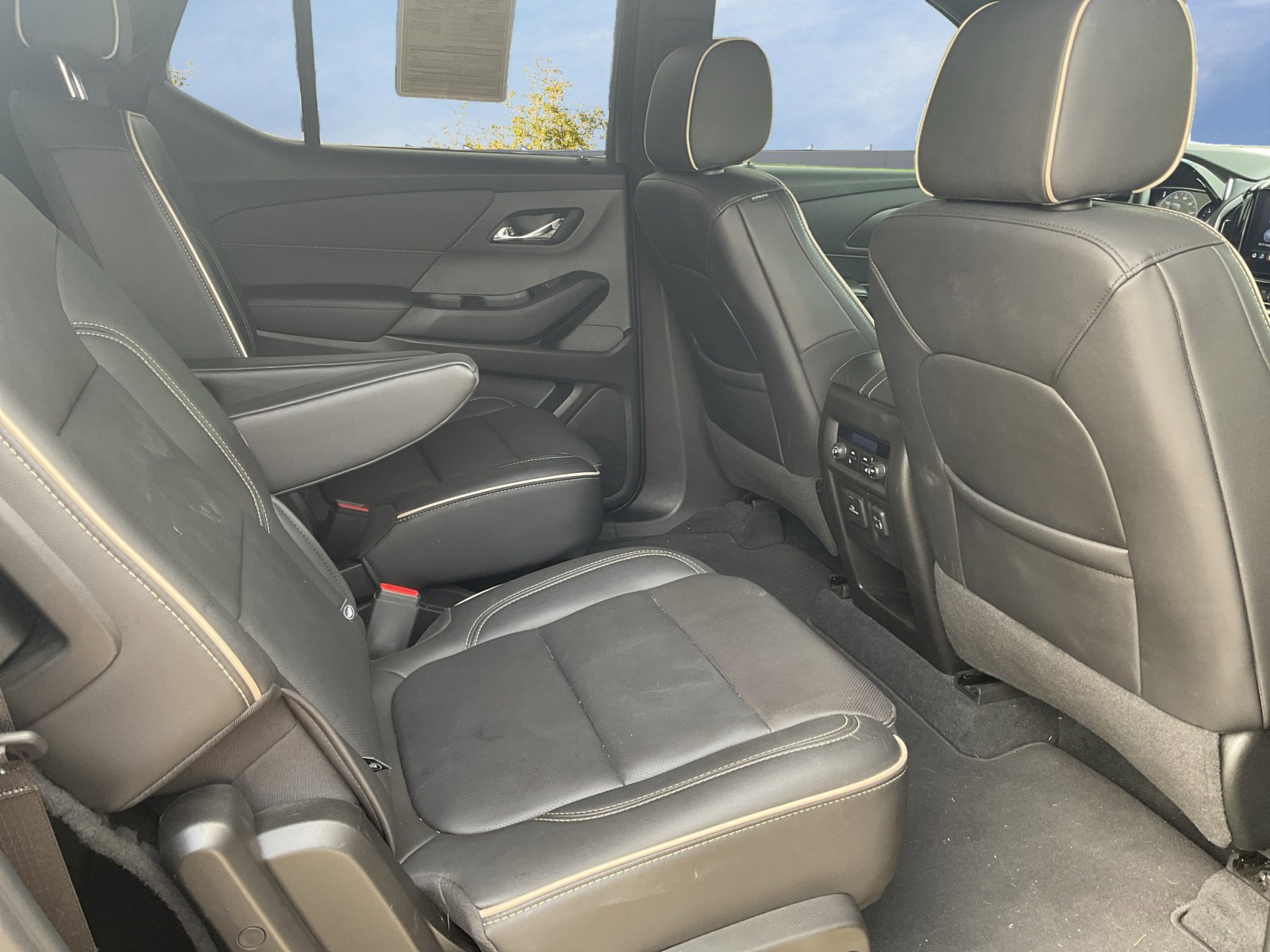 2023 Chevrolet Traverse Premier photo 4