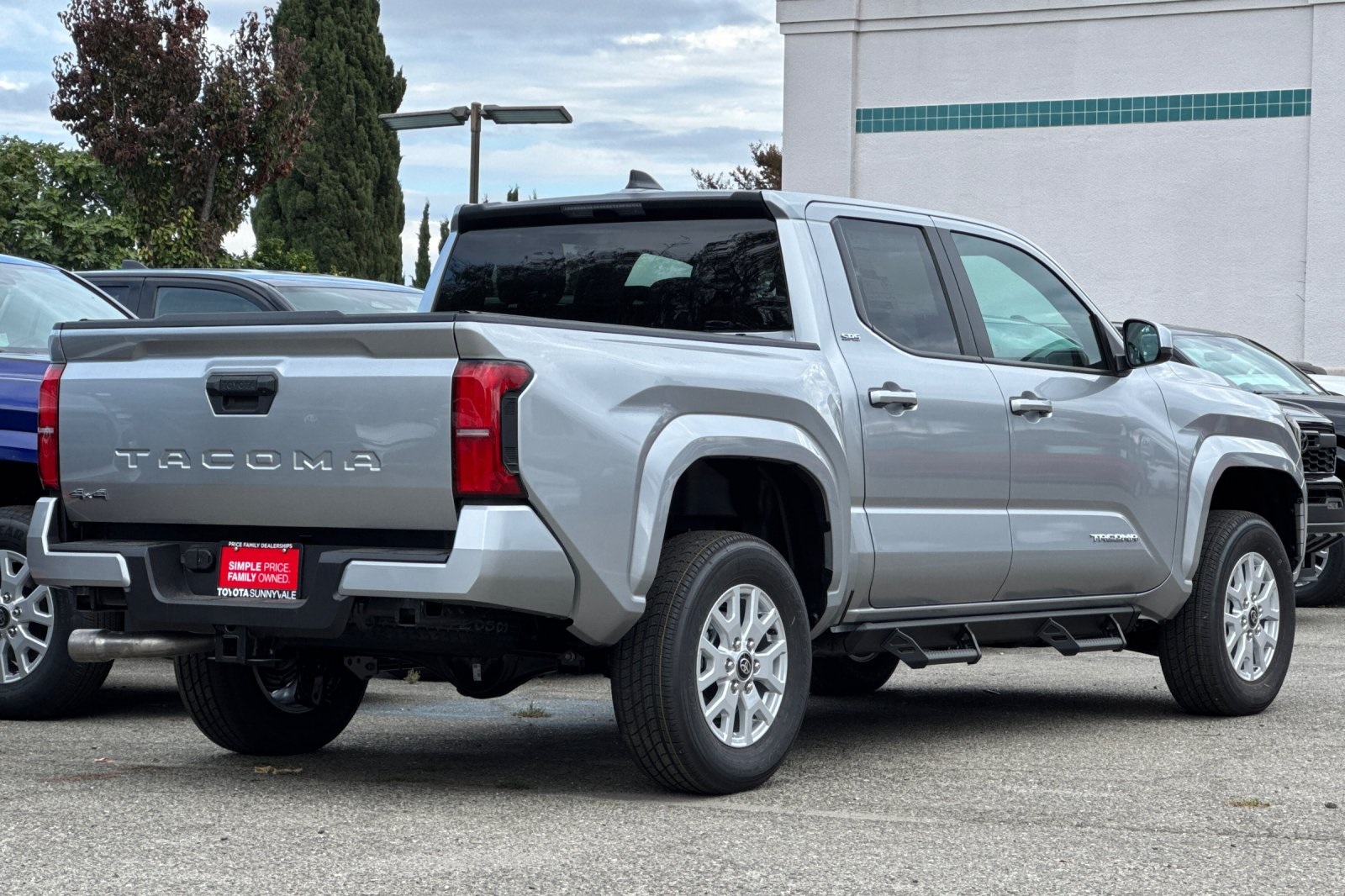2025 Toyota Tacoma SR5 4x4 Double Cab photo 3