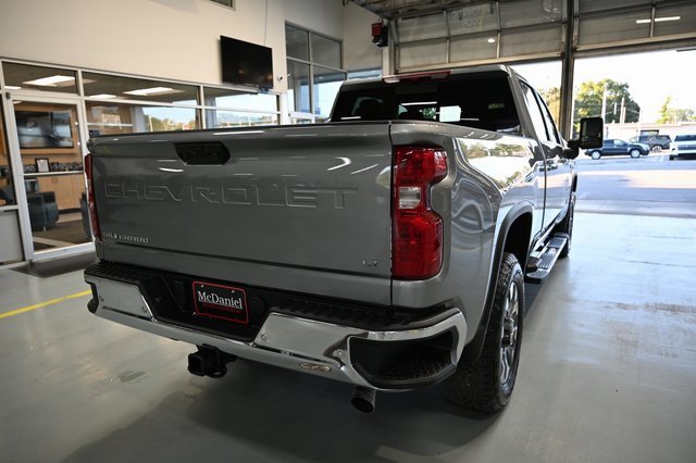 2026 Chevrolet Silverado 2500HD LT photo 2