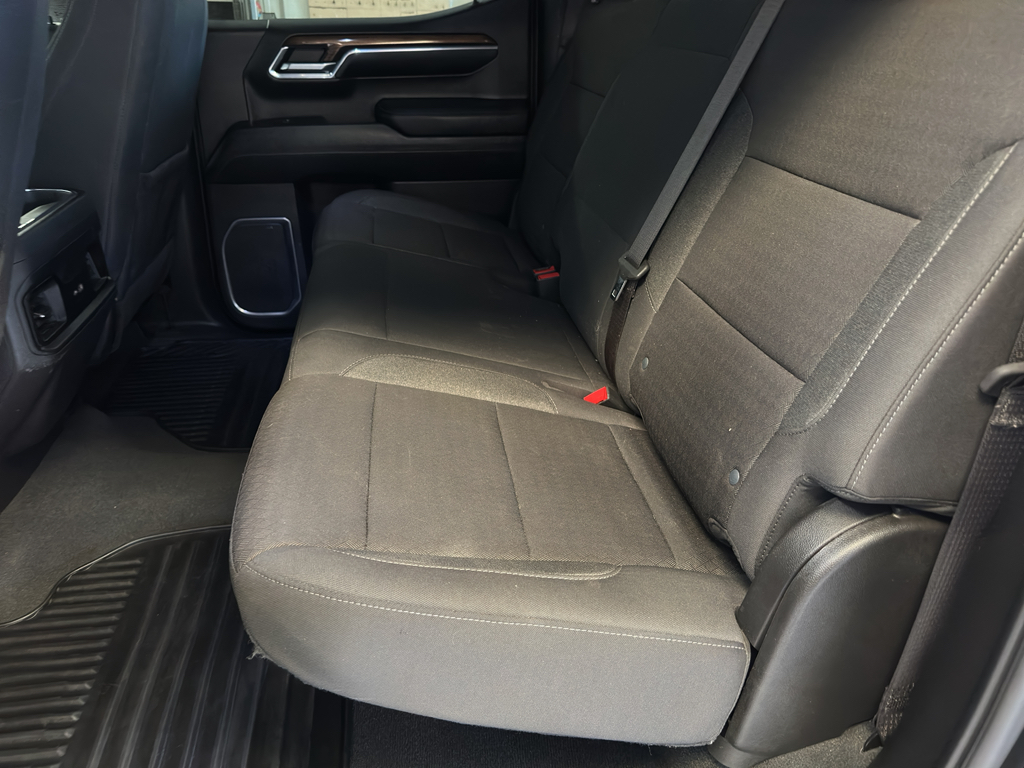 2023 Chevrolet Silverado 1500 RST photo 5