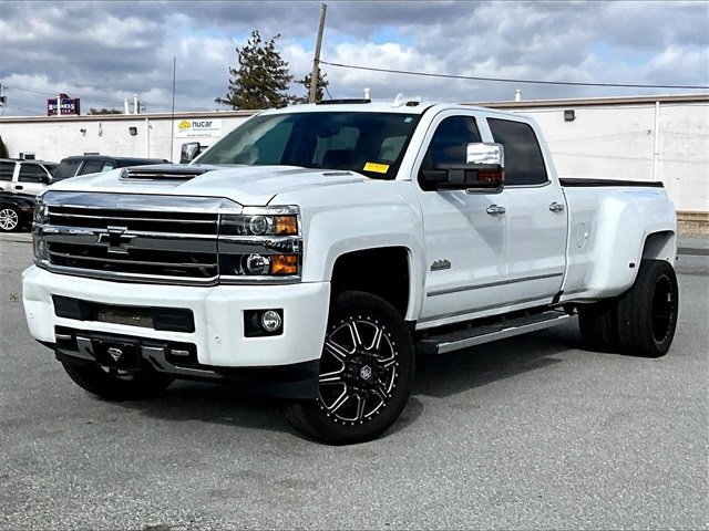 2018 Chevrolet Silverado 3500HD High Country photo 2