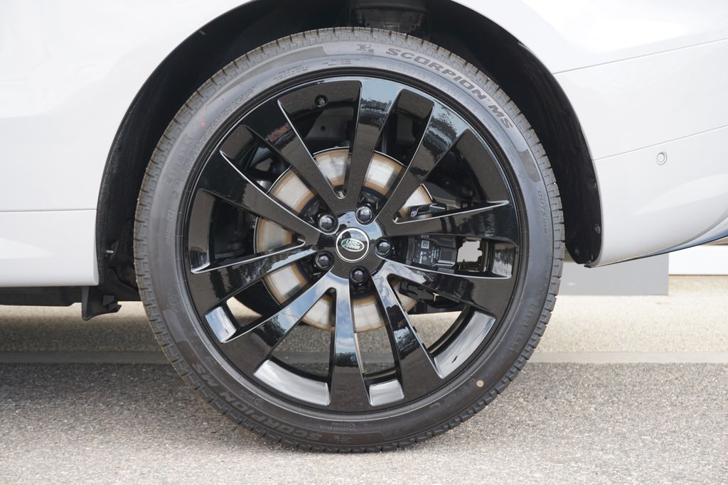 2025 Land Rover Range Rover Sport SE photo 33