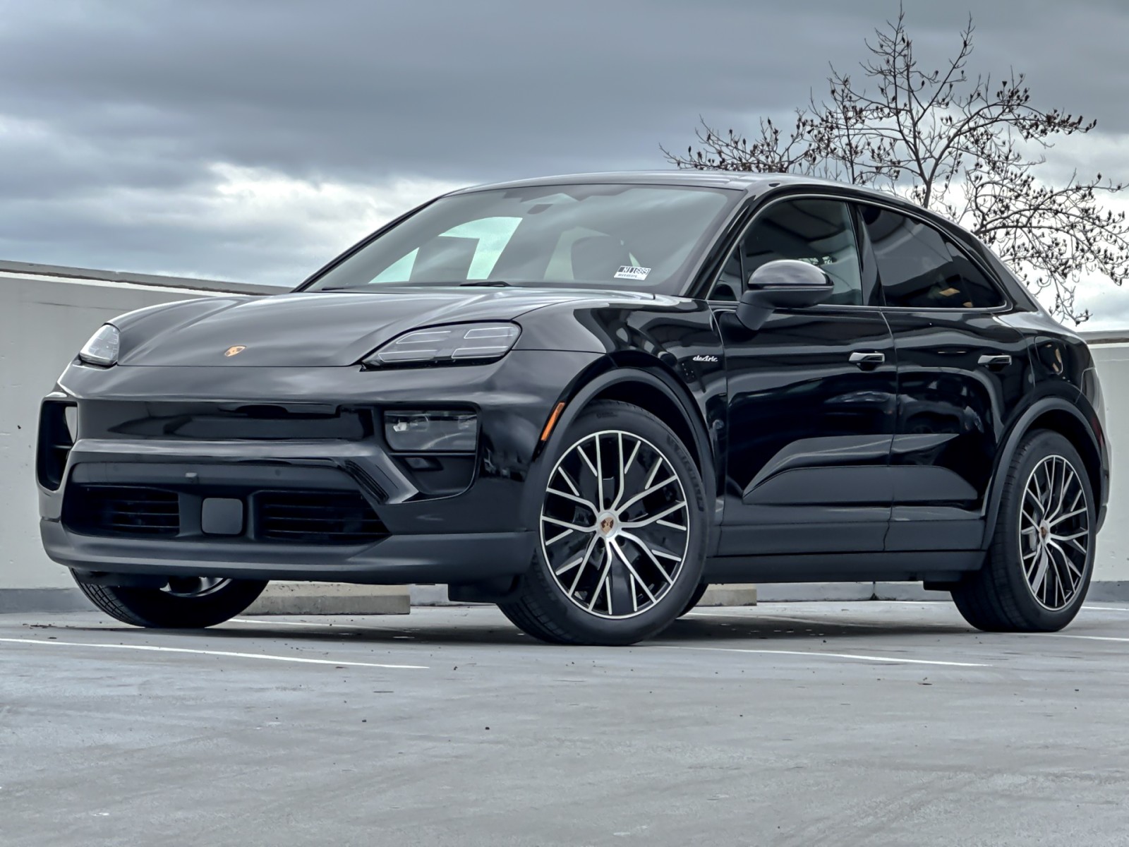 2025 Porsche Macan Base