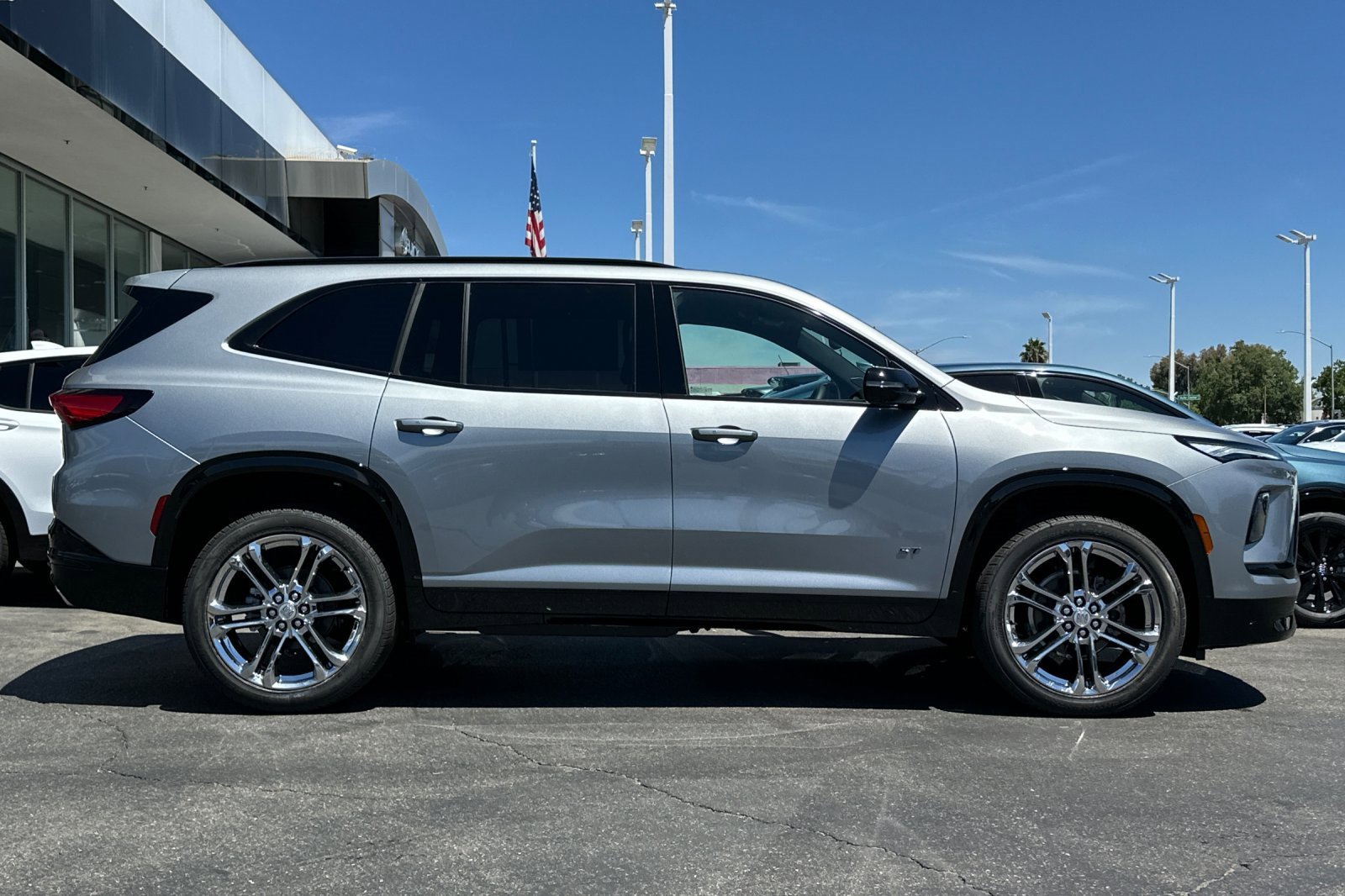 2025 Buick Enclave Sport Touring photo 4
