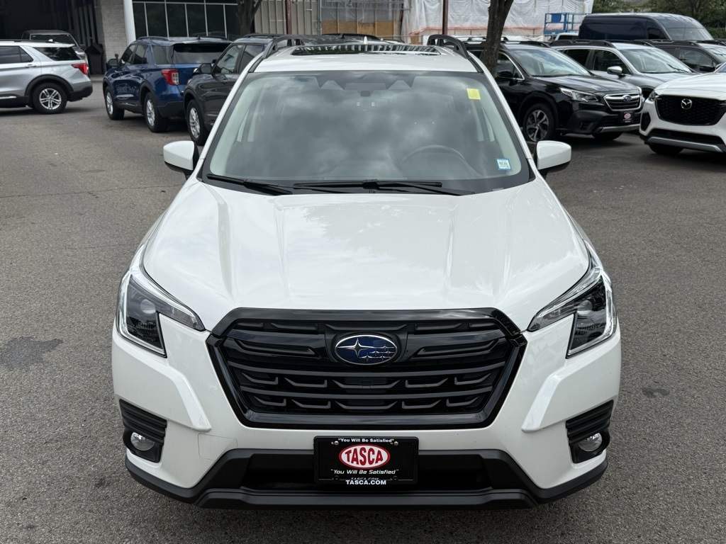 2022 Subaru Forester Premium photo 2