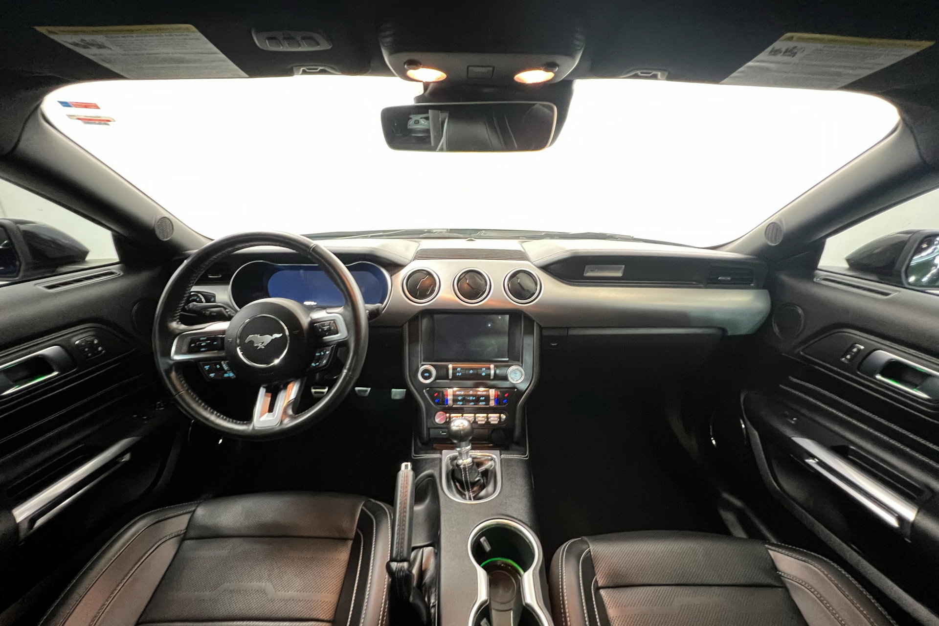 2022 Ford Mustang GT Premium photo 9