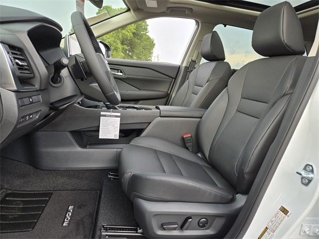 2026 Nissan Rogue SV photo 4