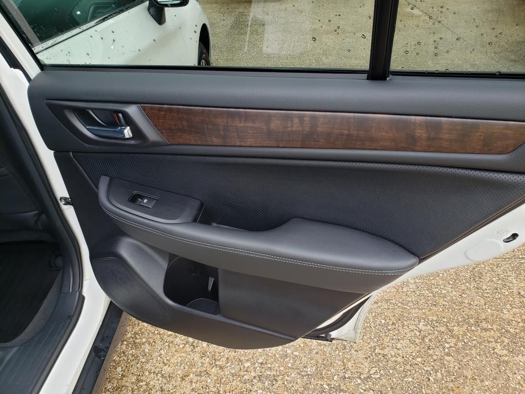 2017 Subaru Outback 3.6R Limited photo 20