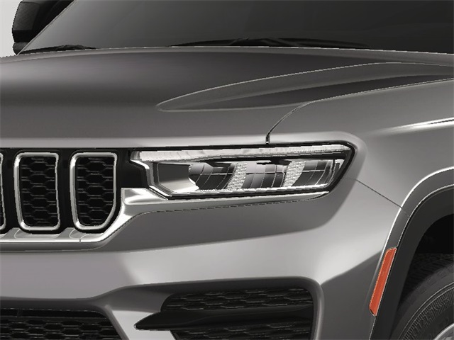 2025 Jeep Grand Cherokee Laredo photo 13