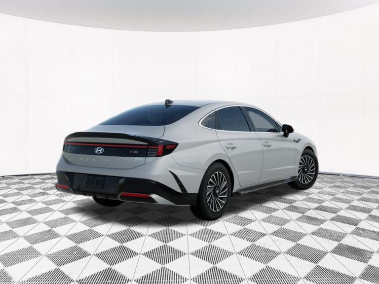 2025 Hyundai Sonata Hybrid SEL photo 3