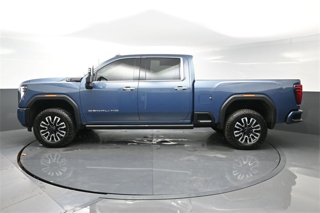 2025 Gmc Sierra HD Denali Ultimate photo 2
